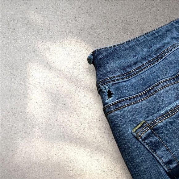 American Eagle Outfitters Low Rise Bootcut Jeans - Picture 8 of 9